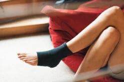 DonJoy MaloLax Ankle Support -Sports Racket Store donjoy malolax ankle support sitting 40966 92206.1698773005